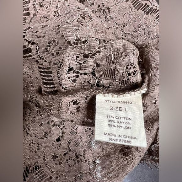 Paper + Tee NWT Neutral Sheer Lace/Eyelet Blouse - Picture 8 of 8